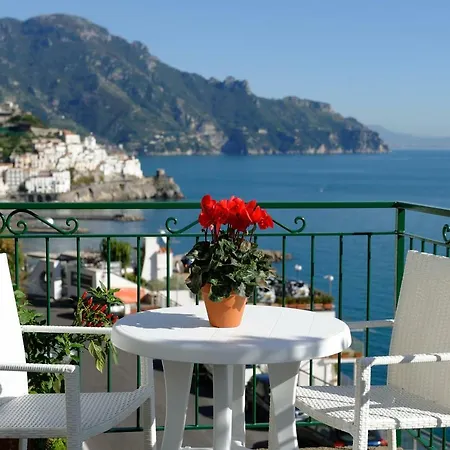Amalfi Blue Flowers A Exterior photo