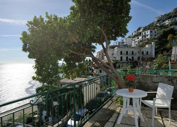 Amalfi Blue Flowers A