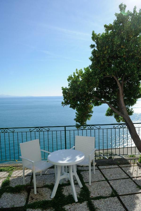 Apartment Blue Flowers A Amalfi